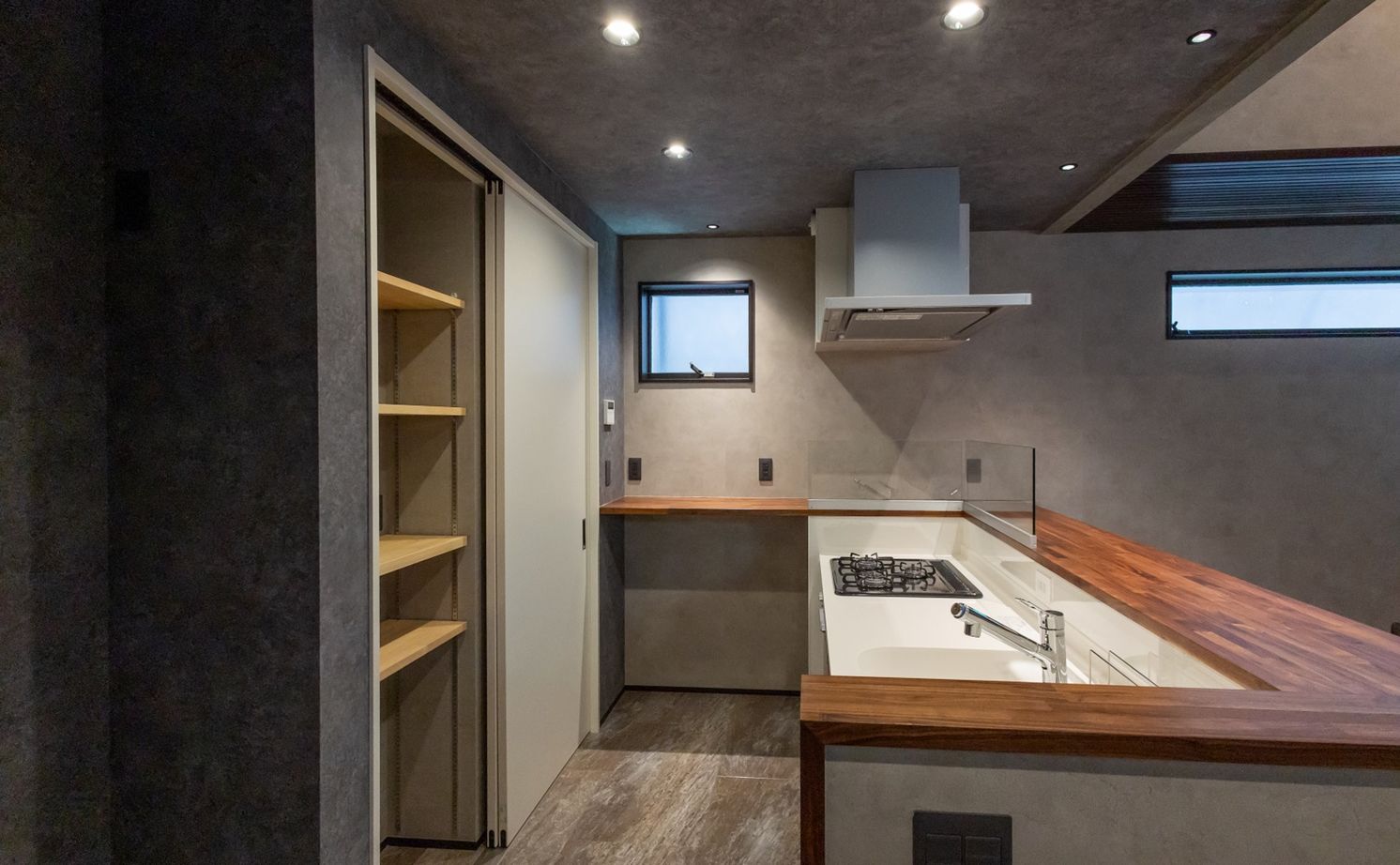 本間工務店 【松戸市/1000万円台/狭小地/2階リビング】敷地を無駄なく活用したビルトインガレージのある住まいの建築実例画像6