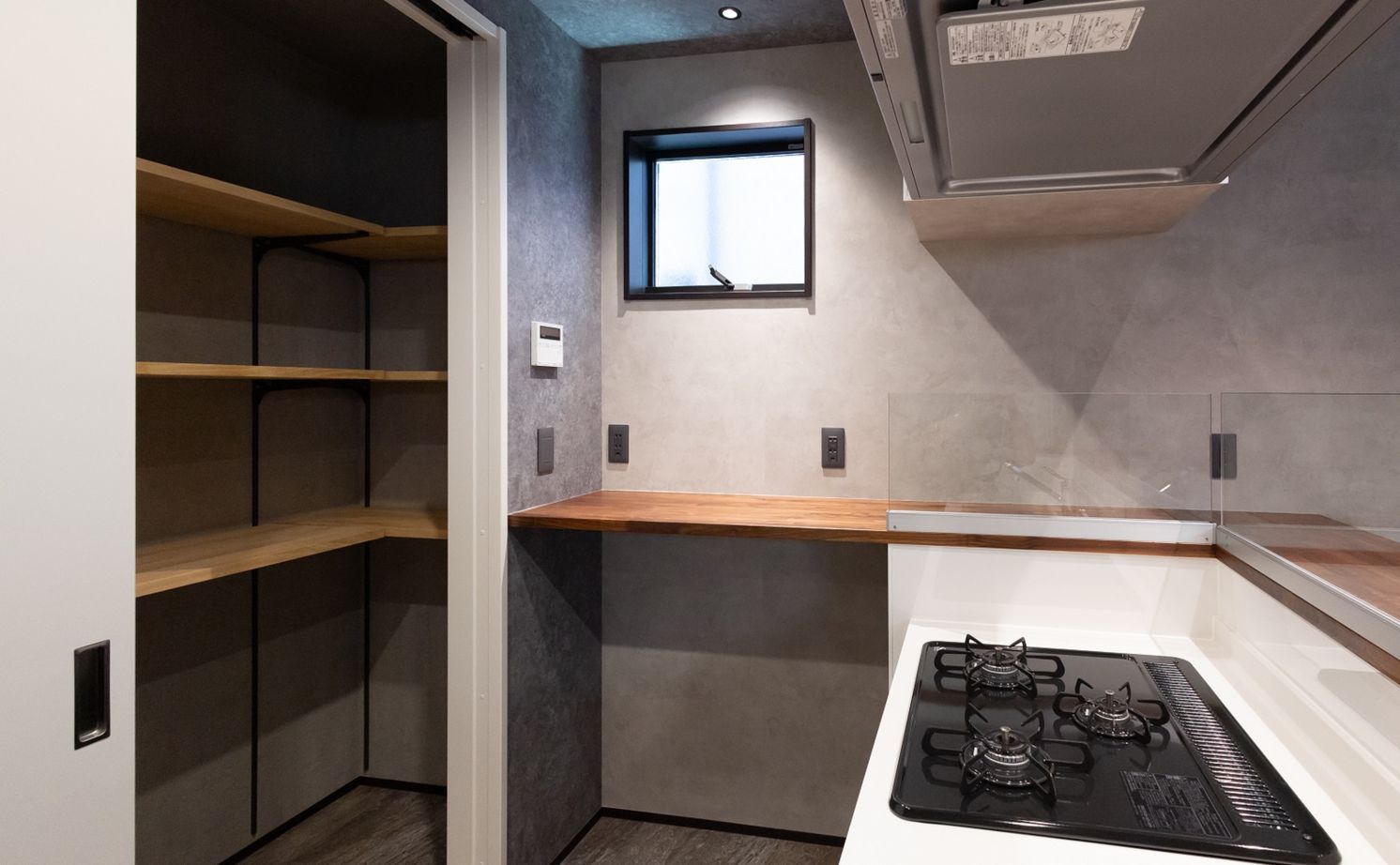 本間工務店 【松戸市/1000万円台/狭小地/2階リビング】敷地を無駄なく活用したビルトインガレージのある住まいの建築実例画像7