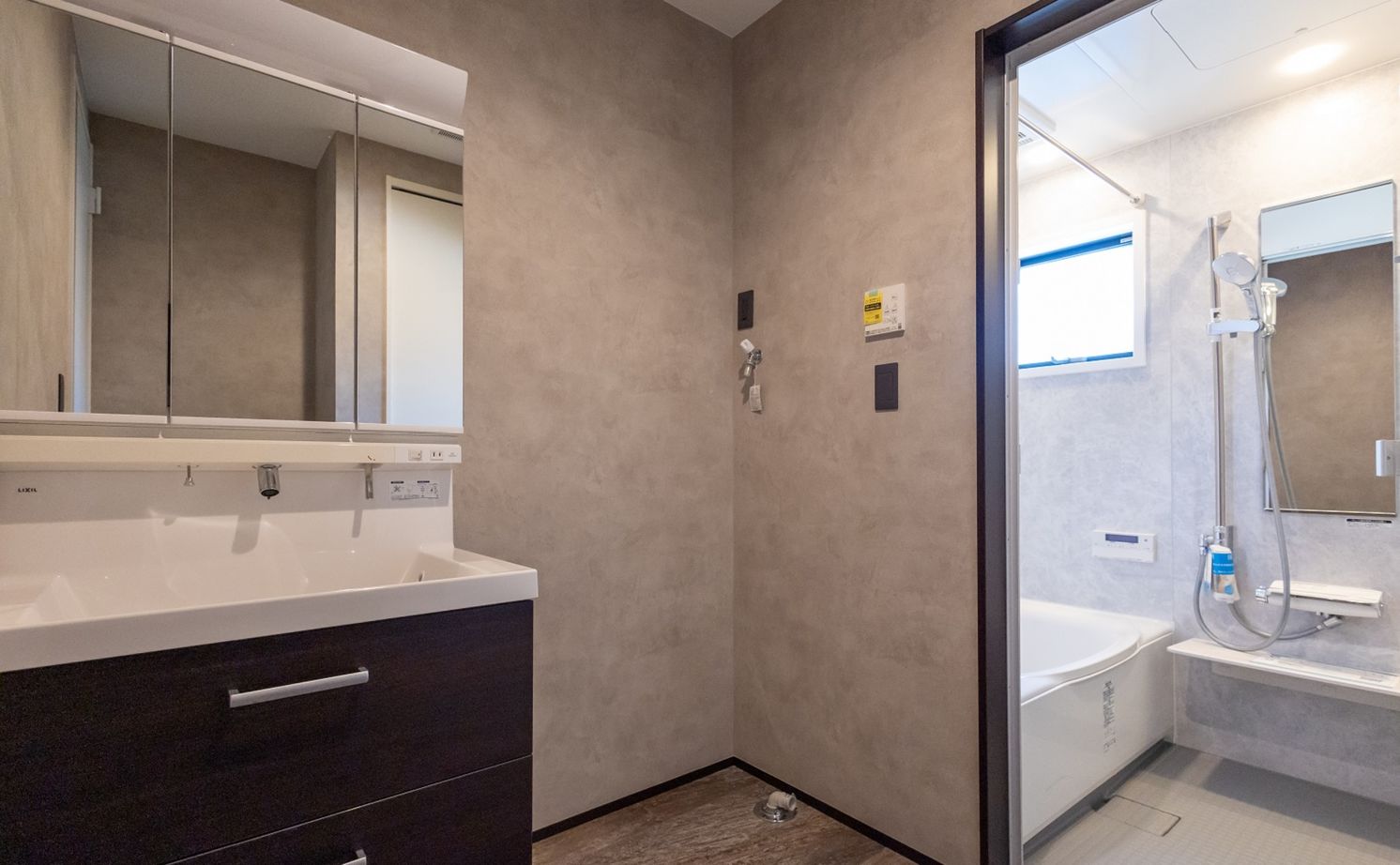 本間工務店 【松戸市/1000万円台/狭小地/2階リビング】敷地を無駄なく活用したビルトインガレージのある住まいの建築実例画像11