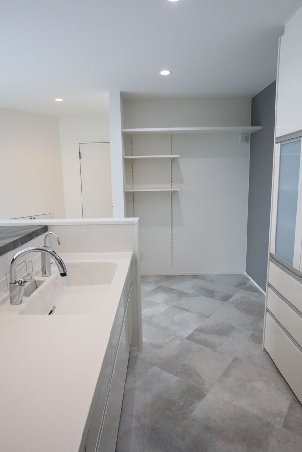 本間工務店 【船橋市/2000万円台/間取り有】家族6人が快適に暮らせる工夫が詰まったシンプルでホテルライクな住まいの建築実例画像5