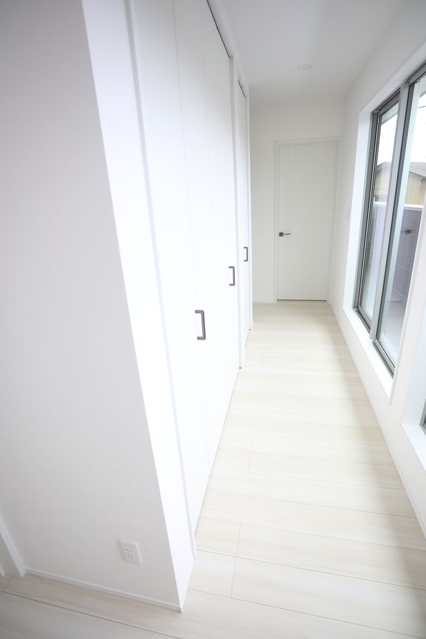 本間工務店 【船橋市/2000万円台/間取り有】家族6人が快適に暮らせる工夫が詰まったシンプルでホテルライクな住まいの建築実例画像8