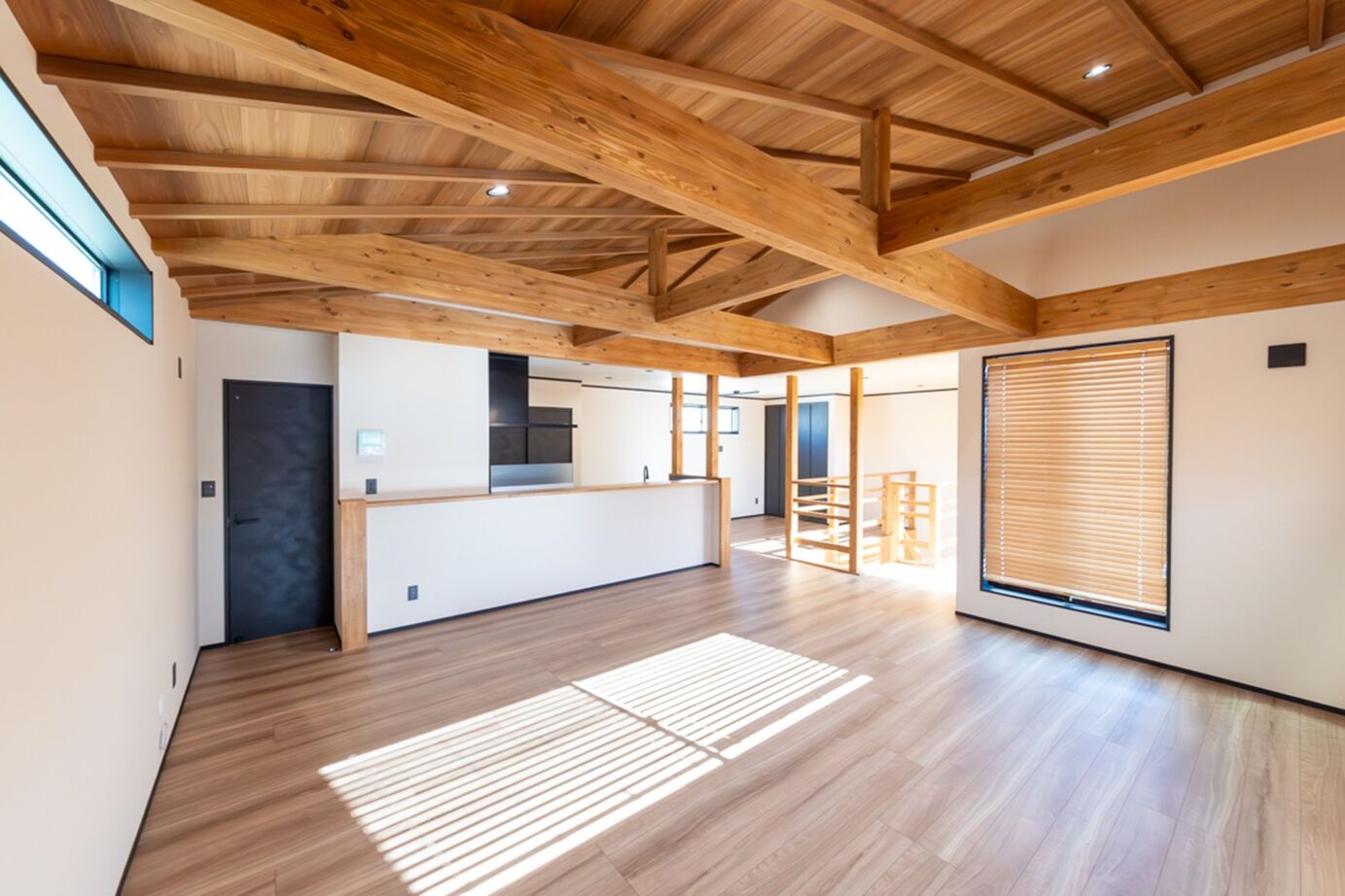 本間工務店 【千葉市/2階リビング/2000万円台】大きなバルコニー付きのリビングで、開放的な暮らしを楽しむの建築実例画像2