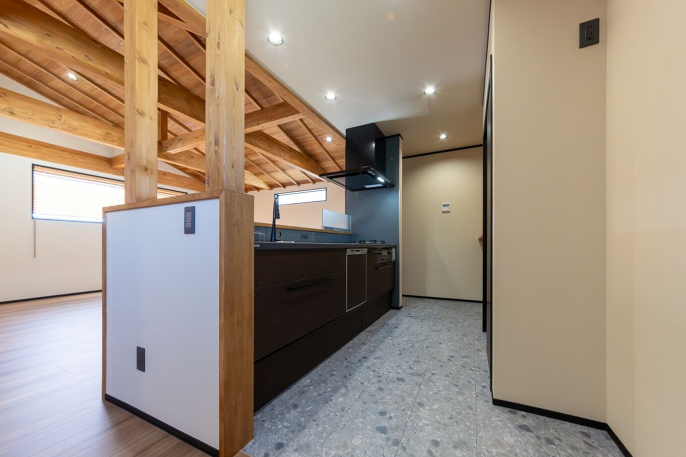 本間工務店 【千葉市/2階リビング/2000万円台】大きなバルコニー付きのリビングで、開放的な暮らしを楽しむの建築実例画像10