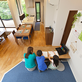 オーパス スタイル 【岐阜/2000万円台/30坪台】大きな吹抜けやウッドデッキが開放感たっぷり。オーダー家具で空間に統一感もの建築実例画像4