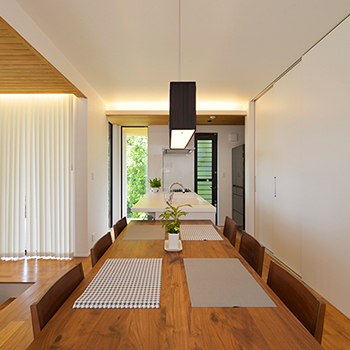 オーパス スタイル 【岐阜/2000万円台/30坪台】大きな吹抜けやウッドデッキが開放感たっぷり。オーダー家具で空間に統一感もの建築実例画像6