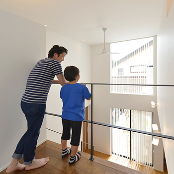 オーパス スタイル 【岐阜/2000万円台/30坪台】大きな吹抜けやウッドデッキが開放感たっぷり。オーダー家具で空間に統一感もの建築実例画像7