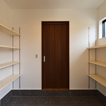 オーパス スタイル 【岐阜/2000万円台/30坪台】大きな吹抜けやウッドデッキが開放感たっぷり。オーダー家具で空間に統一感もの建築実例画像8