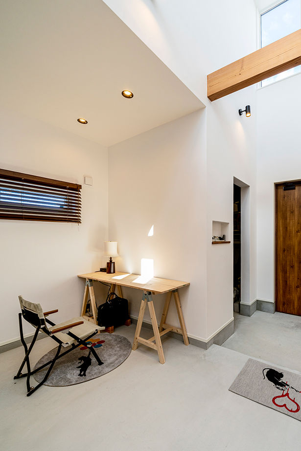 オーパス スタイル 【愛知県/薪ストーブ×吹抜け/30坪台】リビングとひと続きの土間空間が開放感を演出する、離れと調和する家の建築実例画像17