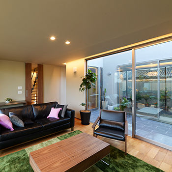 オーパス スタイル 【岐阜/中庭/リゾート風/モダンスタイル/二世帯住宅/50坪台】プライバシーに配慮した間取りのマイホームの建築実例画像3