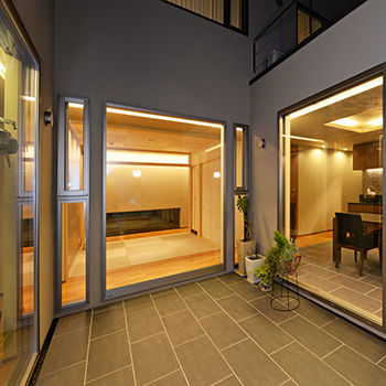 オーパス スタイル 【岐阜/中庭/リゾート風/モダンスタイル/二世帯住宅/50坪台】プライバシーに配慮した間取りのマイホームの建築実例画像7