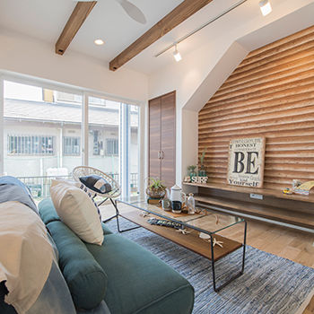 オーパス スタイル  【2000万円台/二世帯住宅/5LDK/40坪台/間取り図有】カリフォルニアスタイルのおしゃれなガレージハウス の建築実例画像4