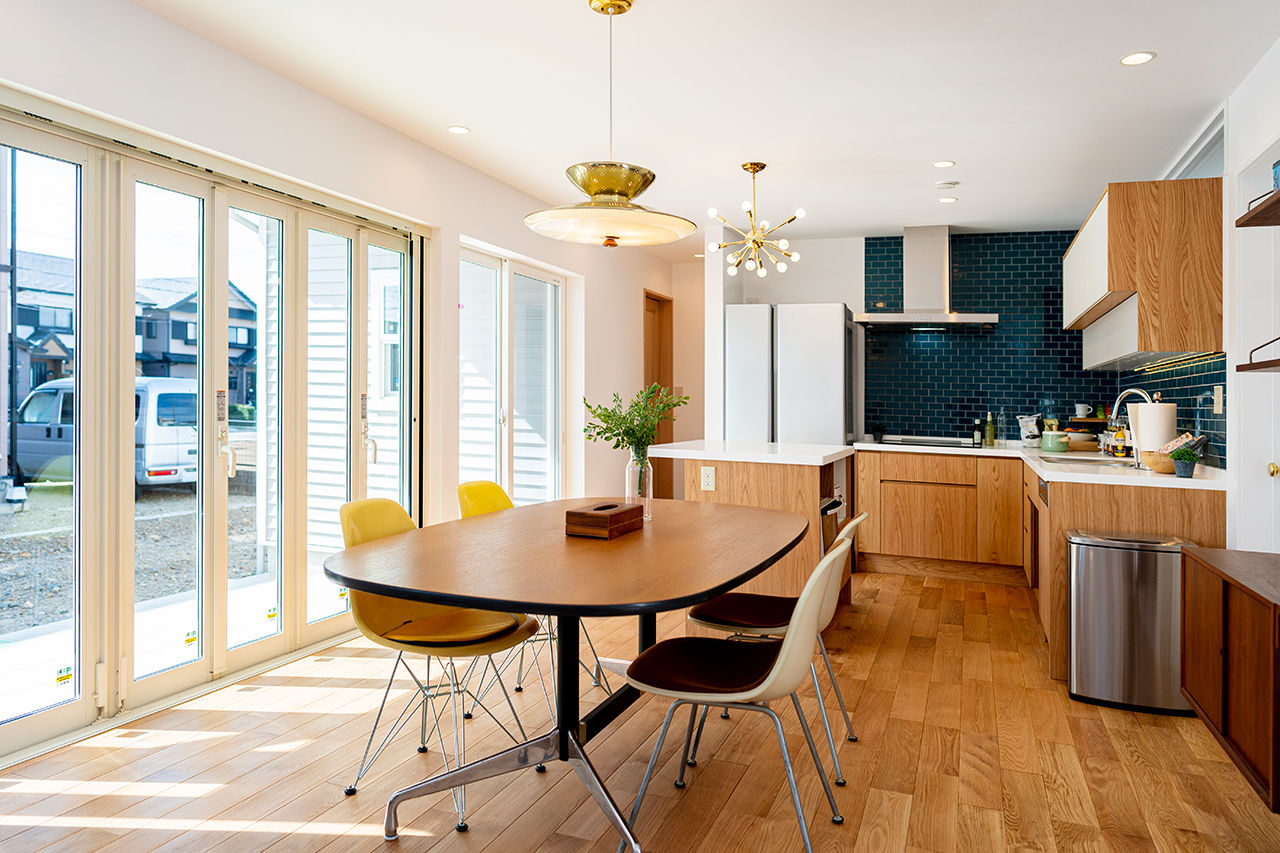 オーパス スタイル 【ガレージ＆カバードポーチのある家/30坪台】ヴィンテージ家具が映えるカリフォルニアスタイルの家の建築実例画像2