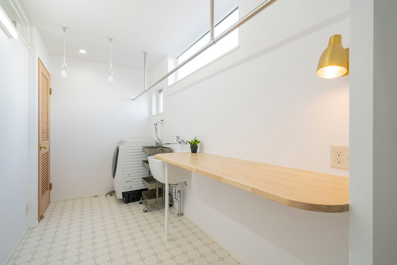 オーパス スタイル 【ガレージ＆カバードポーチのある家/30坪台】ヴィンテージ家具が映えるカリフォルニアスタイルの家の建築実例画像8