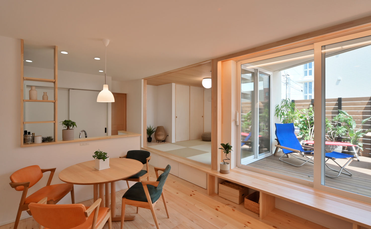 オーパス スタイル 【2000万円台/3LDK/30坪台】LDKとつながるウッドデッキやキッズスペースが楽しい、家族が集う住まいの建築実例画像2