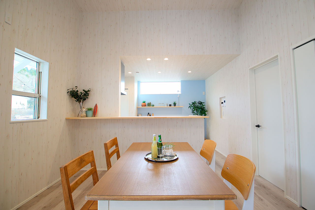 オーパス スタイル 【平屋/ビルトインガレージ/3LDK/30坪台】平屋でも開放的なリビングを実現！カリフォルニアスタイルの家 の建築実例画像5