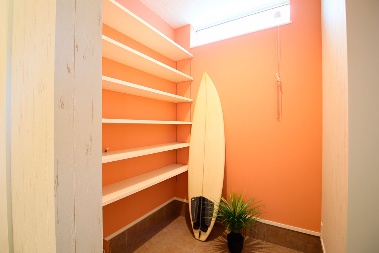 オーパス スタイル 【平屋/ビルトインガレージ/3LDK/30坪台】平屋でも開放的なリビングを実現！カリフォルニアスタイルの家 の建築実例画像8