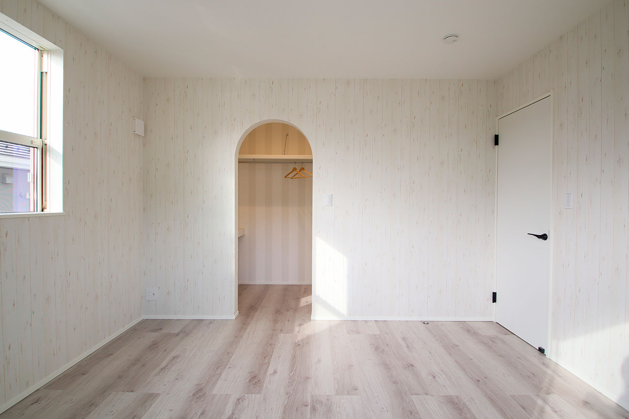 オーパス スタイル 【平屋/ビルトインガレージ/3LDK/30坪台】平屋でも開放的なリビングを実現！カリフォルニアスタイルの家 の建築実例画像10