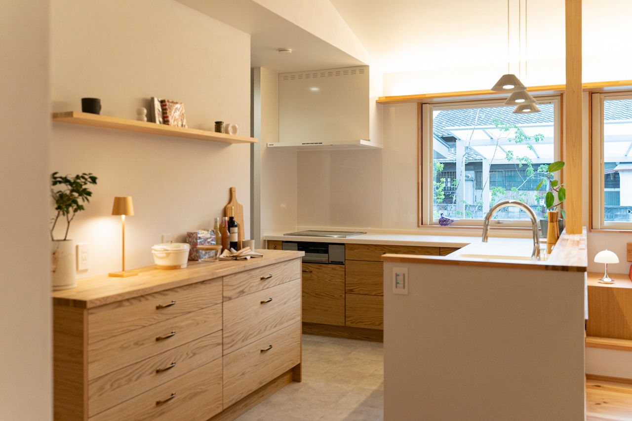 オーパス スタイル 【平屋/理想の間取り/2000万円台】外観も室内も木の素材感あふれるデザイン！高断熱を活かした開放的な平屋の建築実例画像5