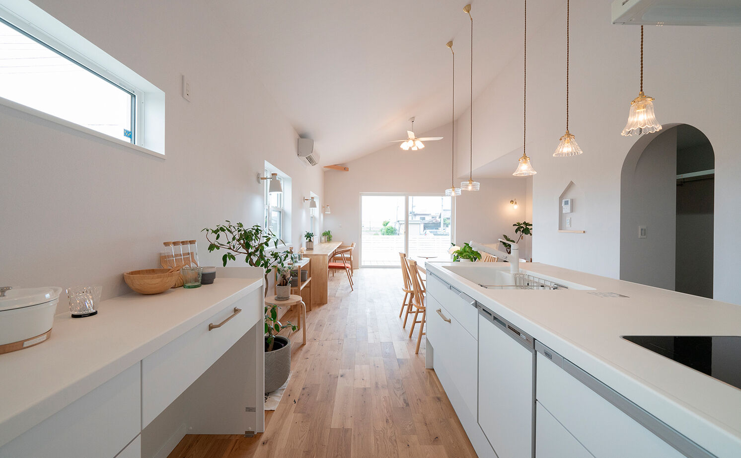 オーパス スタイル 【2000万円台/平屋/3LDK/20坪台】可愛い外観が目を惹くおしゃれな南欧風平屋。ママ目線の家事動線に注目！の建築実例画像2