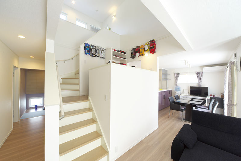 アイムの家　宮城 【本体価格2000万円】３つのファサードで表情豊かなこだわり外観。中二階の趣味スペースにワクワク！の建築実例画像2