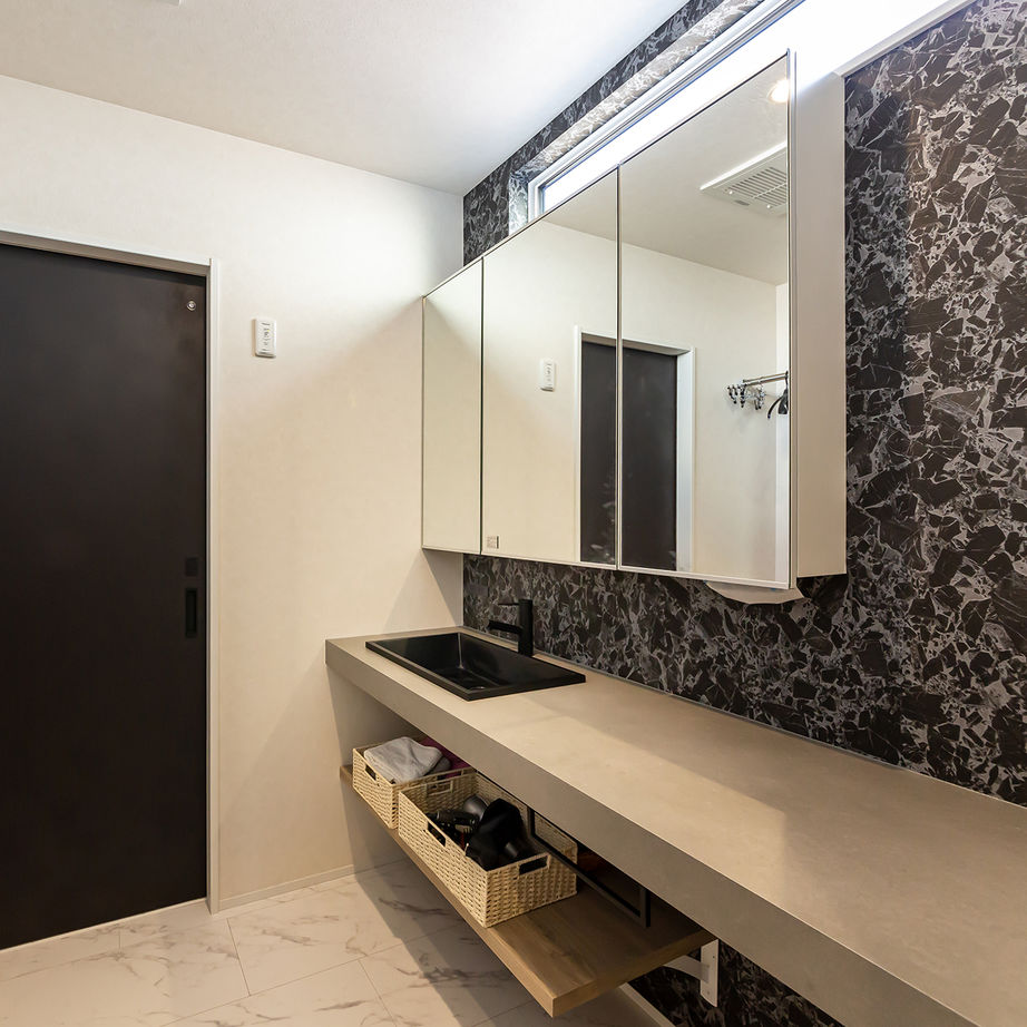 アイムの家　宮城 【2000～2500万円】ダイニングとタイルデッキがつながる、開放感と遊びゴコロが自慢の住まいの建築実例画像9