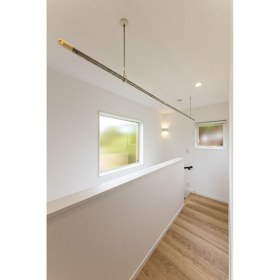 アイムの家　宮城 【2000～2500万円・間取り有】白と木目が調和する寛ぎの空間。日々の家事のしやすさにも配慮の建築実例画像6