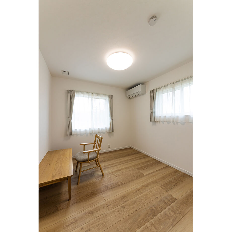 アイムの家　宮城 【2000～2500万円・間取り有】白と木目が調和する寛ぎの空間。日々の家事のしやすさにも配慮の建築実例画像8