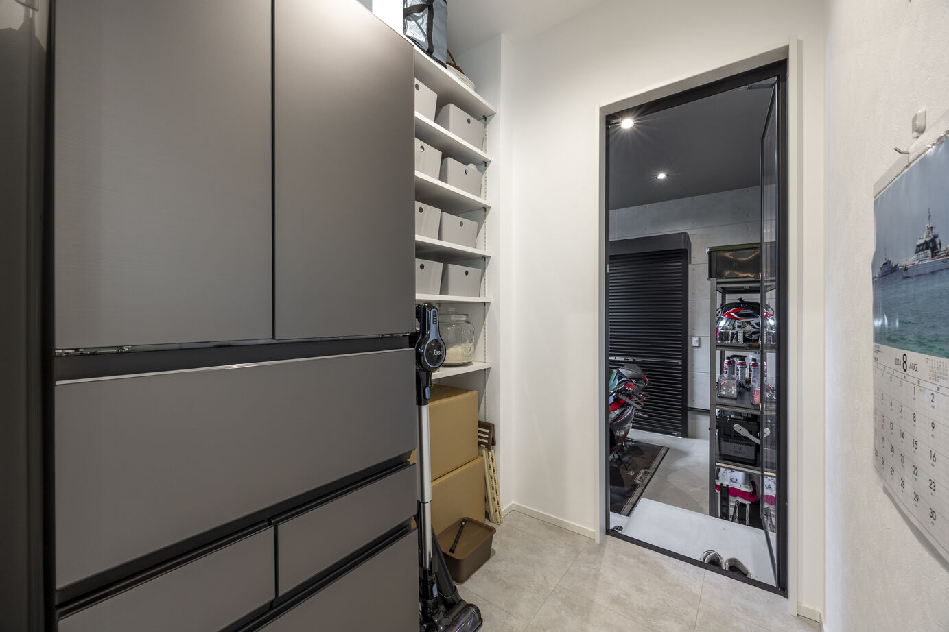 鬼丸ホーム 【ガレージ×テラス】ストレスフリーで快適に暮らすことのできるお洒落な家の建築実例画像5