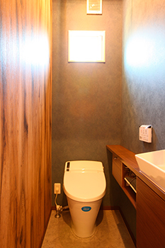 鬼丸ホーム 【吹き抜け×オープン階段】ユニークな天井のデザインで、吹き抜けのリビングを個性的な空間に！の建築実例画像8