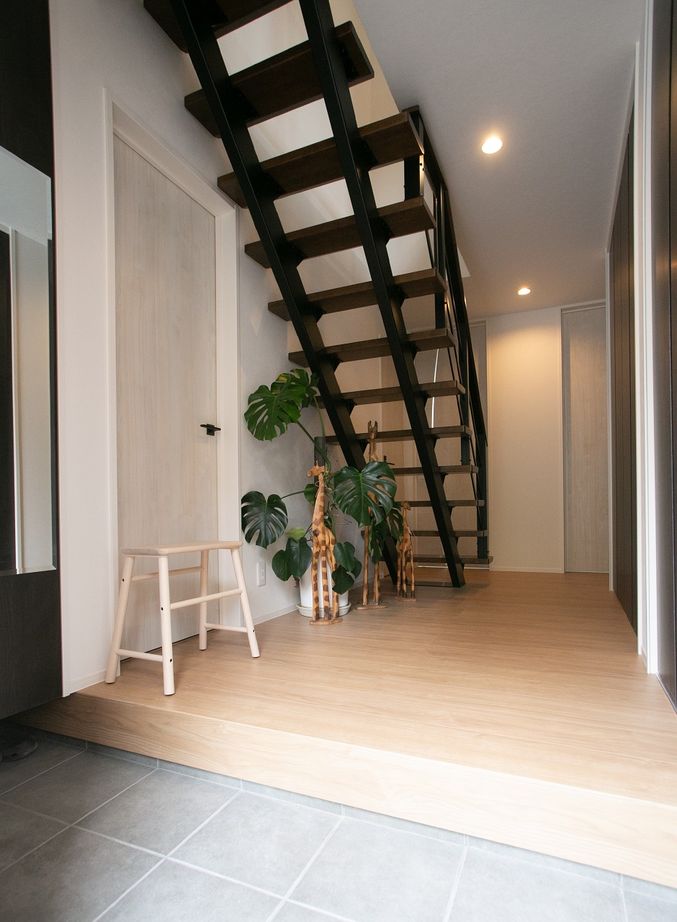 鬼丸ホーム プライバシーを守りつつも開放感のある都市型住宅の建築実例画像2