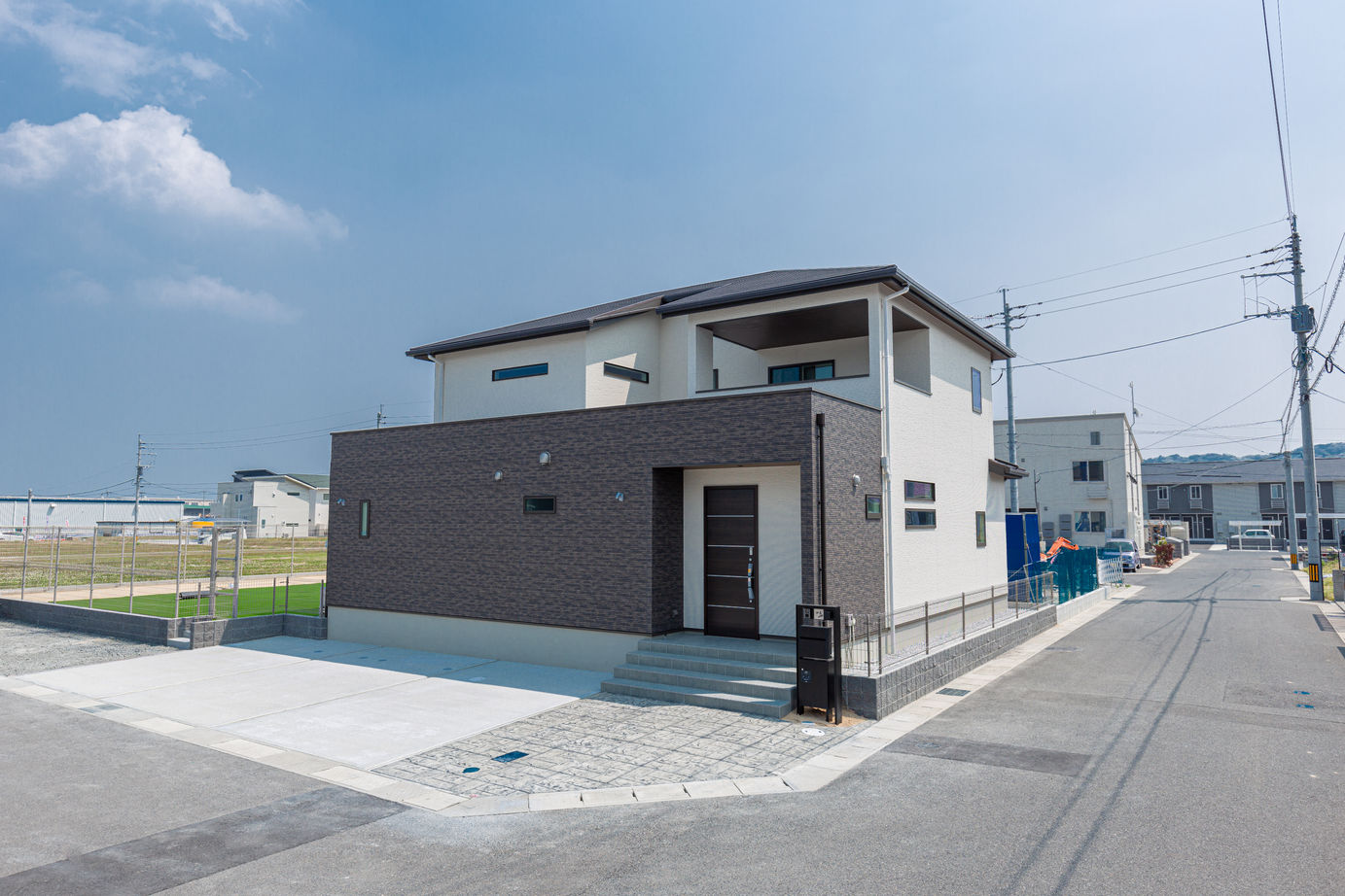 鬼丸ホーム 庭に広い芝生の本格的なバスケットコートのある家の建築実例画像10