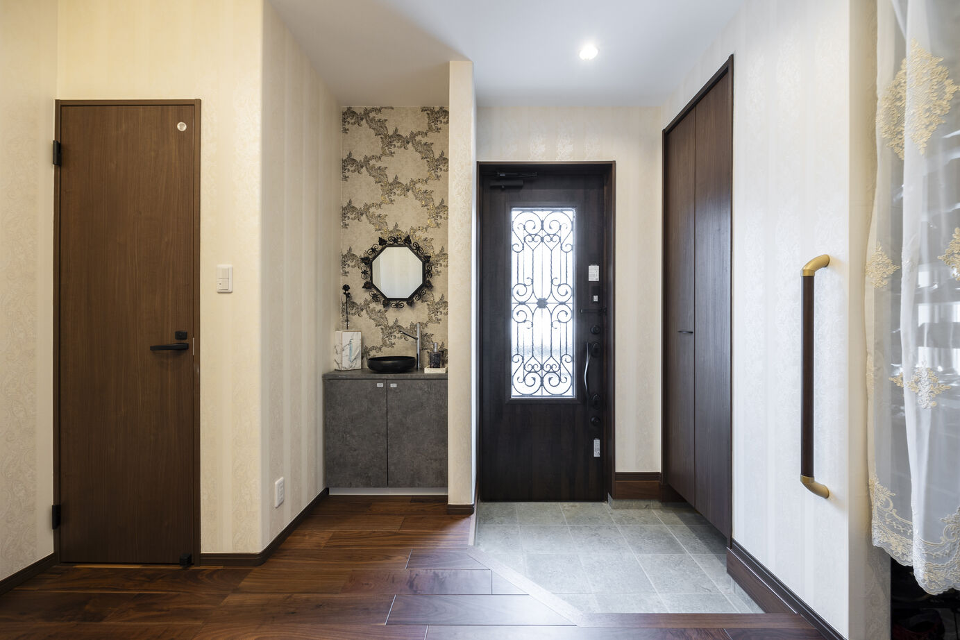 鬼丸ホーム 【アンティーク調】家族みんなが満足のいく希望のテイストを実現の建築実例画像9