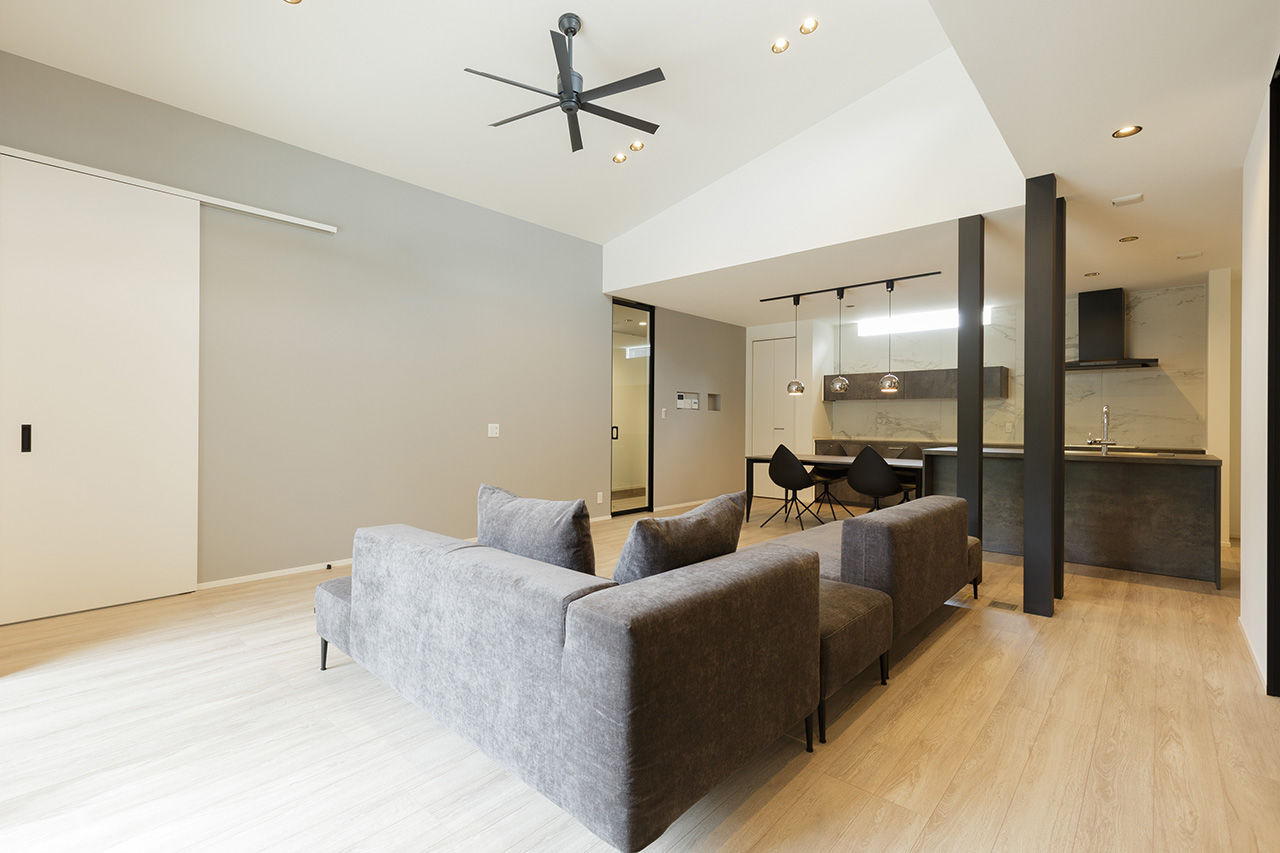 鬼丸ホーム 　【平屋×アイランドキッチン】子どもたちがスクスク、ノビノビ育つ家の建築実例画像2