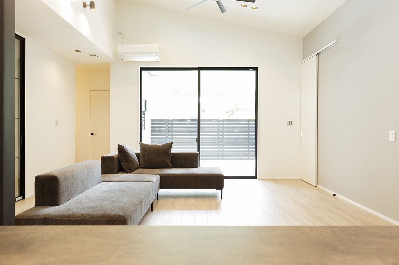 鬼丸ホーム 　【平屋×アイランドキッチン】子どもたちがスクスク、ノビノビ育つ家の建築実例画像3