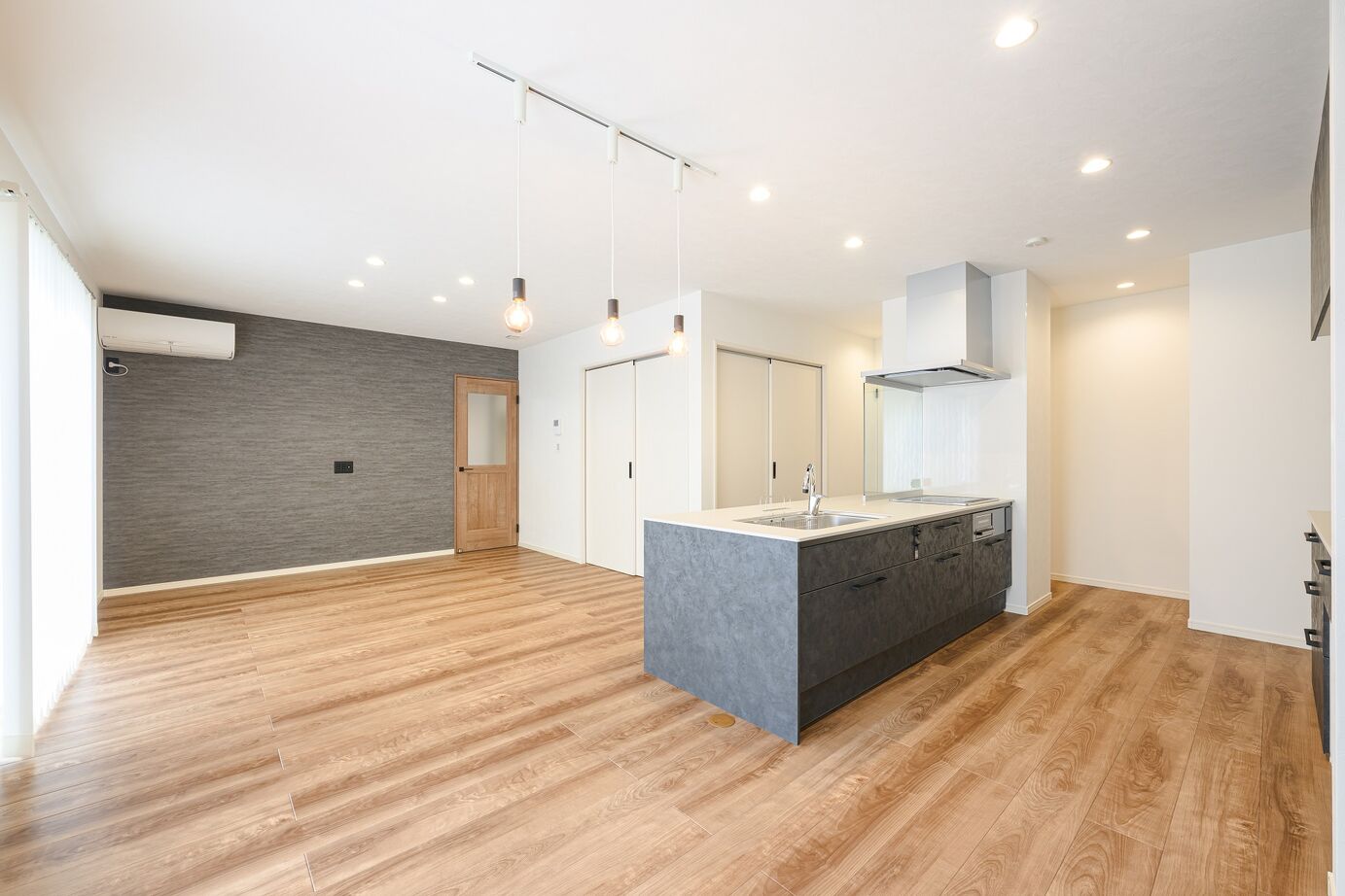 オールハウジング 自然と調和し、家事ラクで暮らす平屋　とにかく時短！家事ラクラク動線ハウスの建築実例画像3