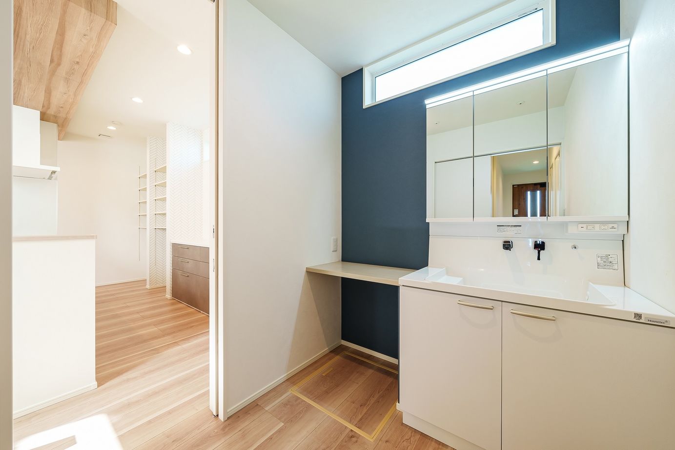 オールハウジング 陽光差し込む明るい箱　リビングにヌックとスキップフロアのある住まいの建築実例画像7