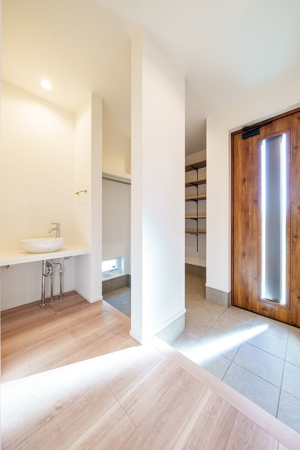 オールハウジング 陽光差し込む明るい箱　リビングにヌックとスキップフロアのある住まいの建築実例画像9