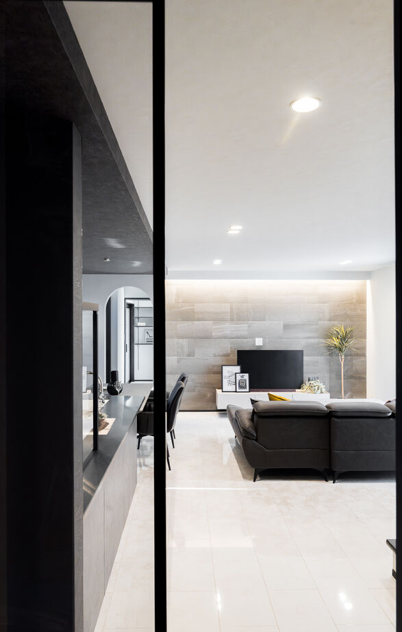 オールハウジング 直線が美しいラグジュアリー×モダン　ガレージハウス　日常に溶け込むプライベートホテル　の建築実例画像9