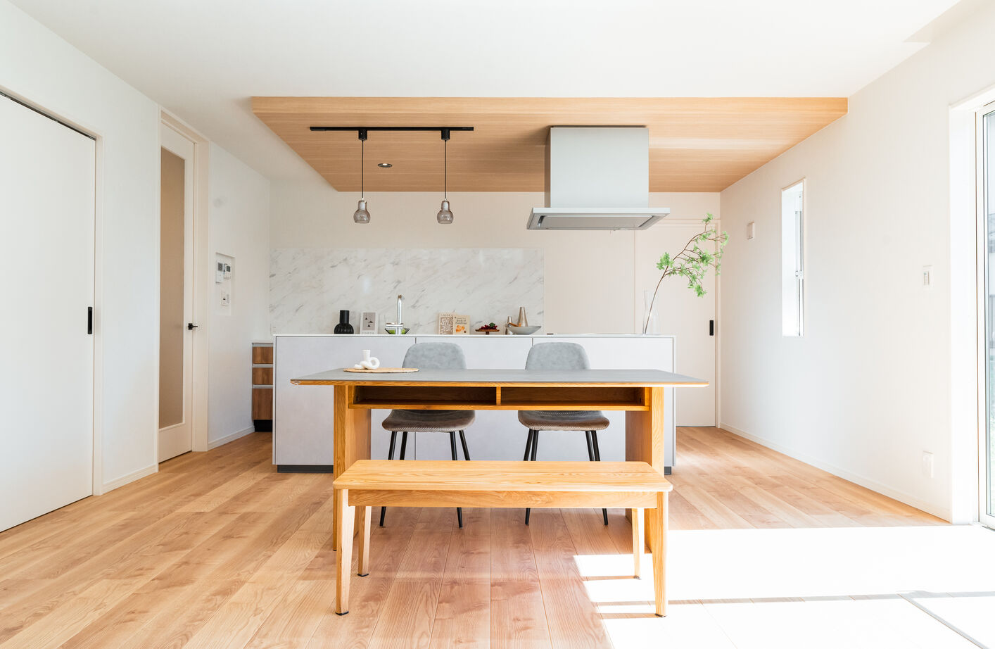 オールハウジング 明るく風を感じるガレージハウス 　永く、安心して住まえる平屋の建築実例画像3