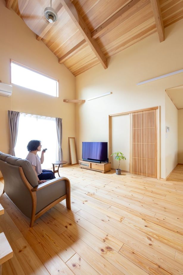 アサヒ開発 【滋賀県｜平屋風｜間取り図あり】無垢の木の床や塗り壁、木組みの天井の、木に癒される山小屋のような家の建築実例画像3