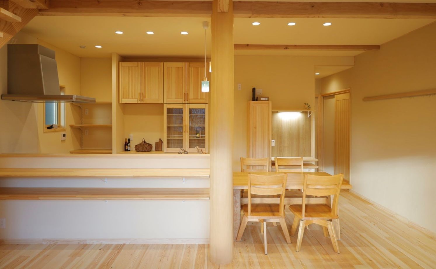 アサヒ開発 【滋賀県栗東市｜平屋風｜間取り図あり】自然素材たっぷり！のびのびと子育てができる、開放的な住まいの建築実例画像5