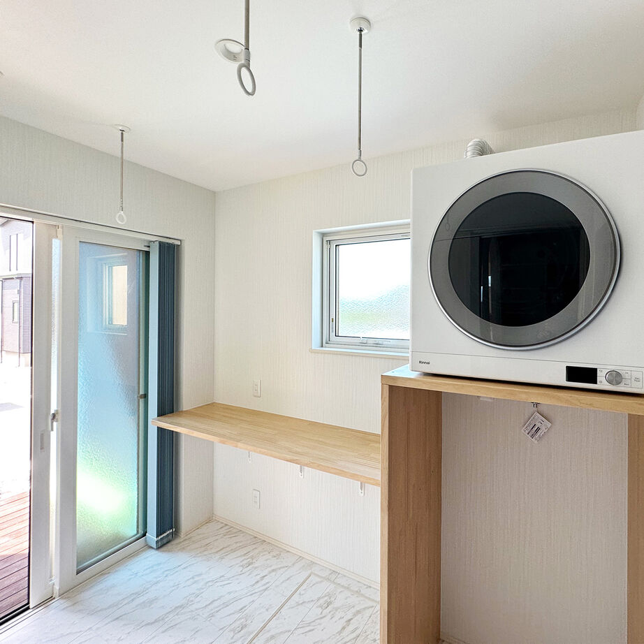 ササキハウス 【東根市/単世帯/間取り図有/平屋/ロフト】ランドリールームのある平屋邸宅の建築実例画像6