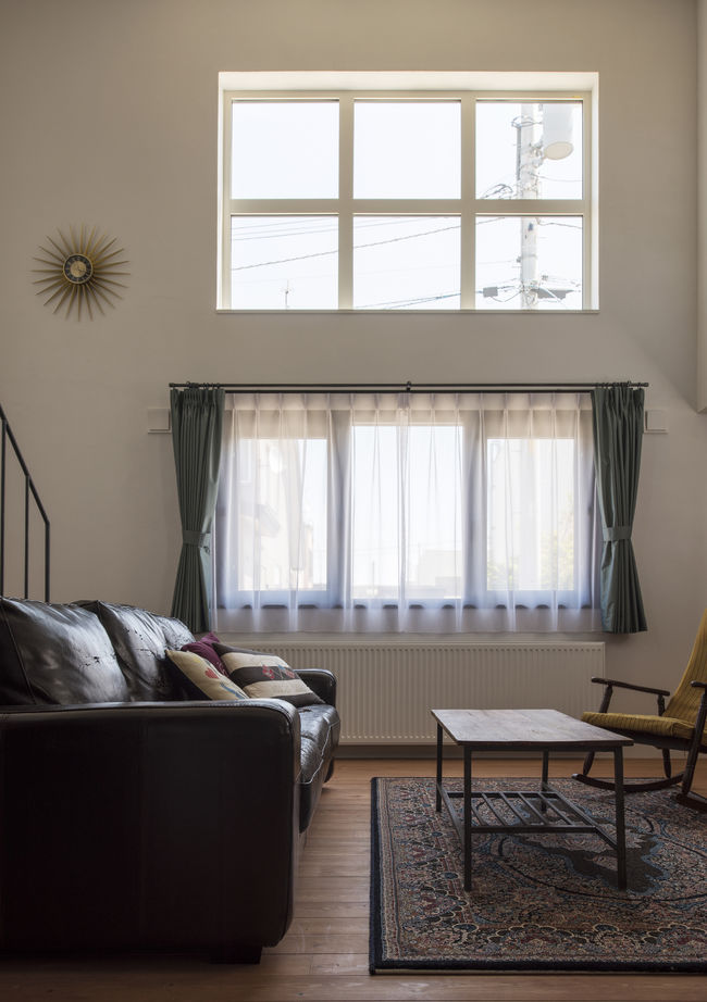 大元工務店 <札幌市/無垢材/吹抜>漆喰やレンガなど多彩な素材を活かし、ビンテージ家具が似合うこだわりの空間にの建築実例画像8