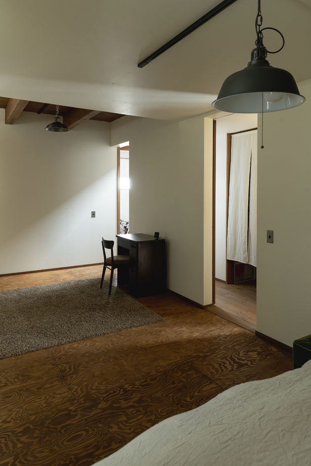 大元工務店 <札幌市/薪ストーブ/2階リビング>カーポートの屋根を活用したテラスが印象的、木のぬくもりを感じる我が家の建築実例画像5