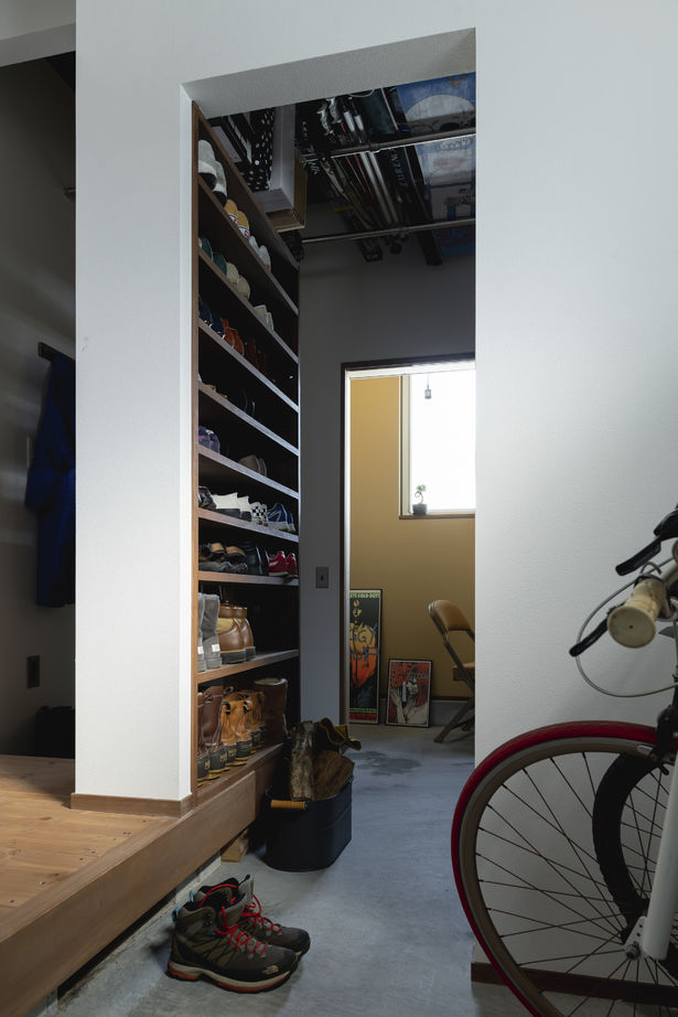 大元工務店 <札幌市/薪ストーブ/2階リビング>カーポートの屋根を活用したテラスが印象的、木のぬくもりを感じる我が家の建築実例画像6