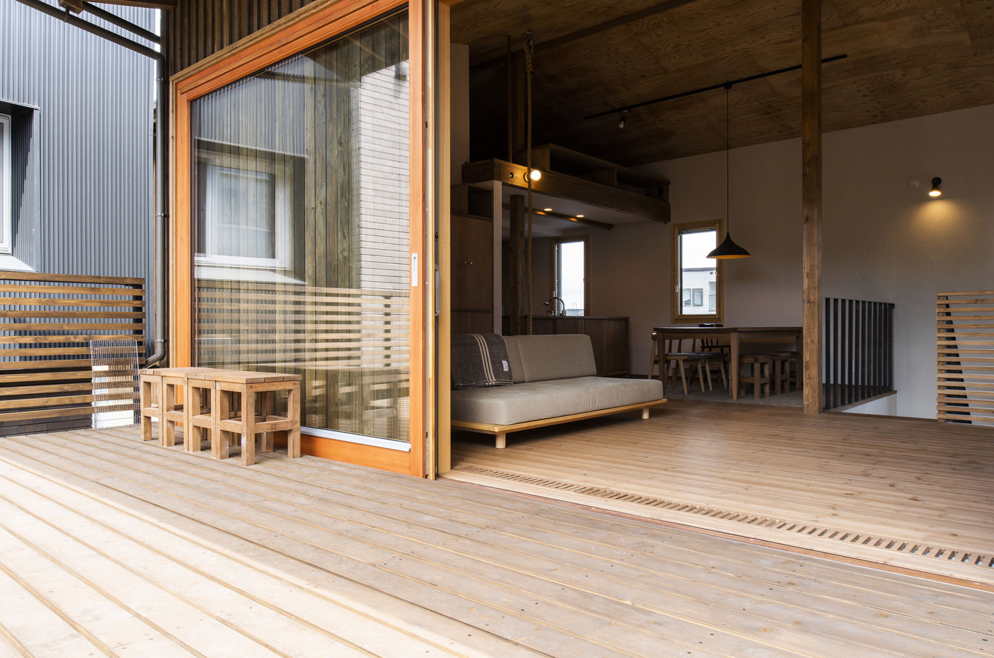 大元工務店 <札幌市/子ども3人/カーポート>夫婦の理想を叶え、旗竿地でも広がりを感じ、くつろげる空間に。の建築実例画像7