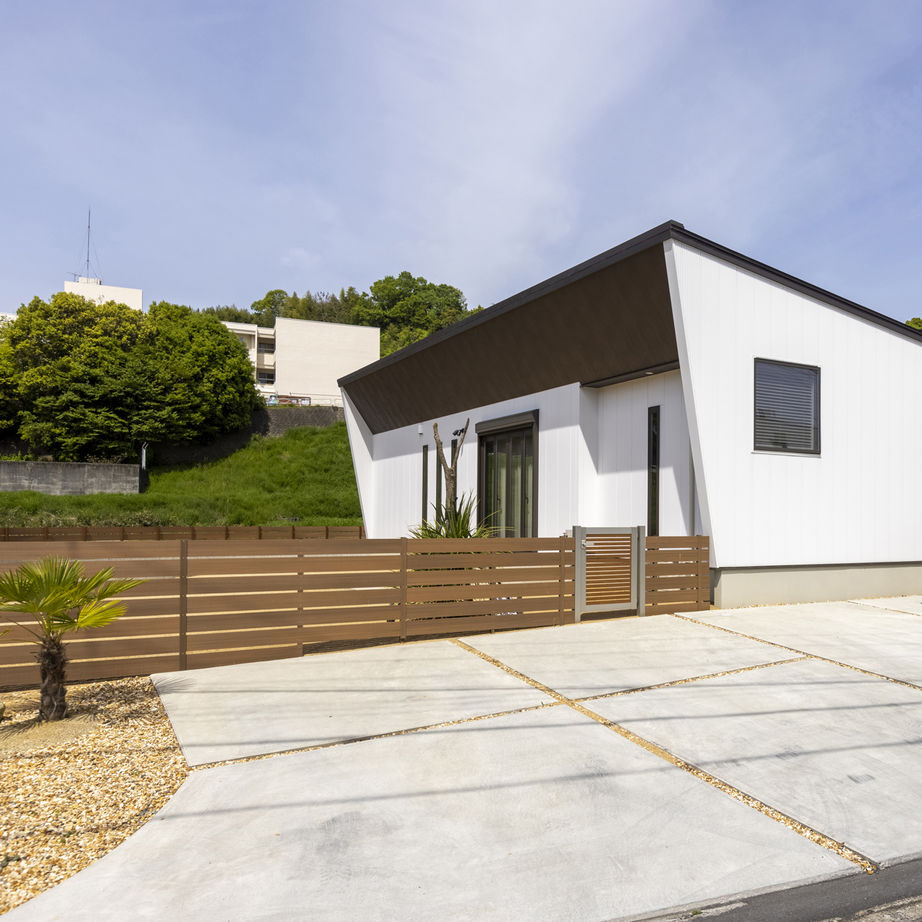 H.B.HOMES（エイチビーホームズ） 【和歌山県/約37坪/2000万円台】中庭を配することでいつでも明るい、こだわりが詰まった平屋の住まいの建築実例画像2