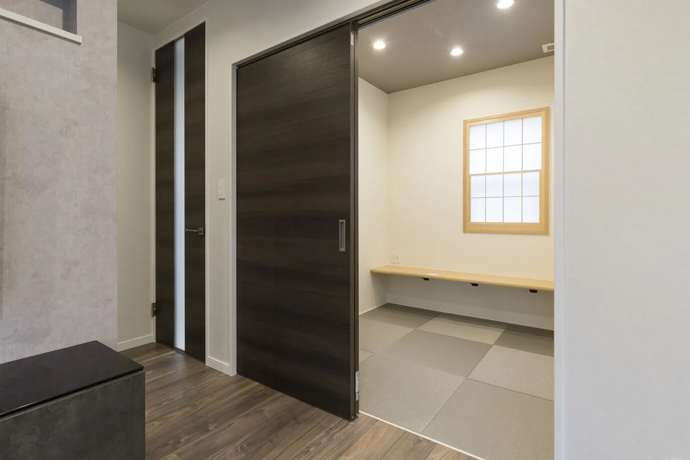 サイエンスＬＤホーム 【兵庫県/2000万円台】ホテルライクの洗練された暮らしができるモノトーン調の邸宅の建築実例画像4