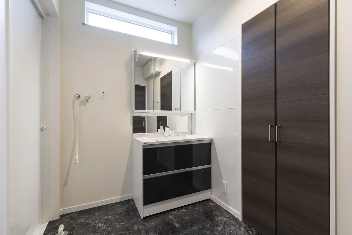 サイエンスＬＤホーム 【兵庫県/2000万円台】ホテルライクの洗練された暮らしができるモノトーン調の邸宅の建築実例画像6