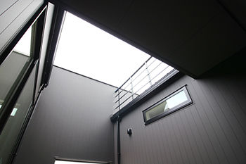 とやまアイホーム 【富山市・4LDK・高気密高断熱】プライバシーに配慮した中庭のある明るい家。回遊動線のよい家事ラク間取りの建築実例画像5